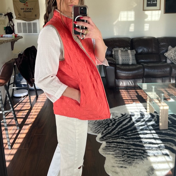 Two-toned Reversible Vest - Picture 4 of 6